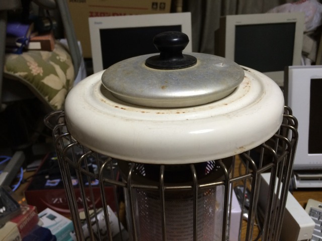 やかんのふたを乗せて